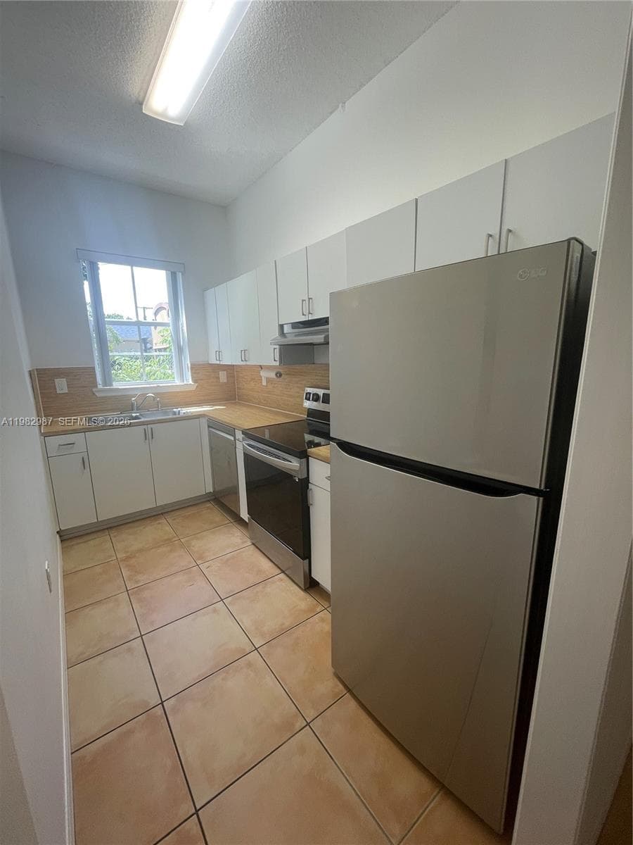 3421 SW 25th St # 01, Miami FL 33133 — 13