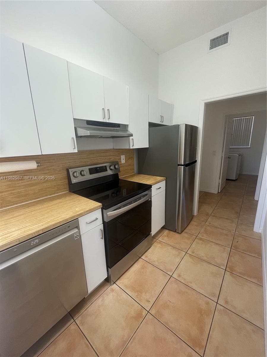 3421 SW 25th St # 01, Miami FL 33133 — 15