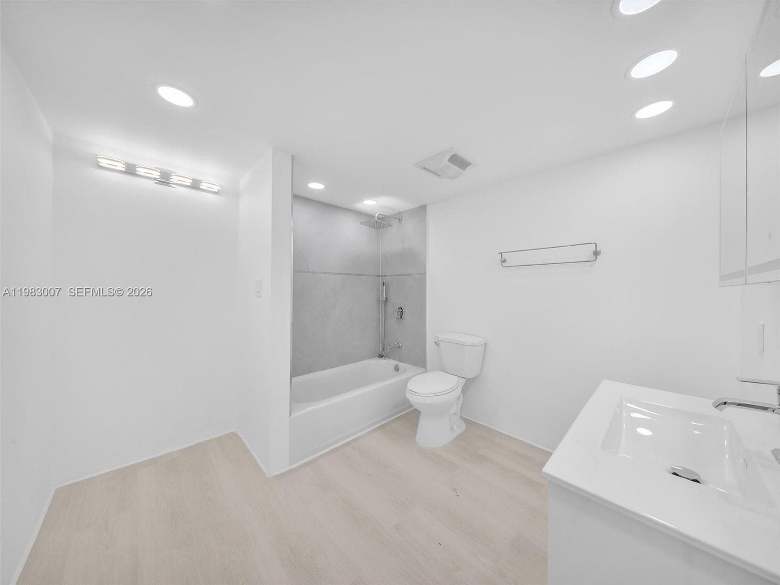 301 174th St # 1818, Sunny Isles Beach FL 33160 — 16