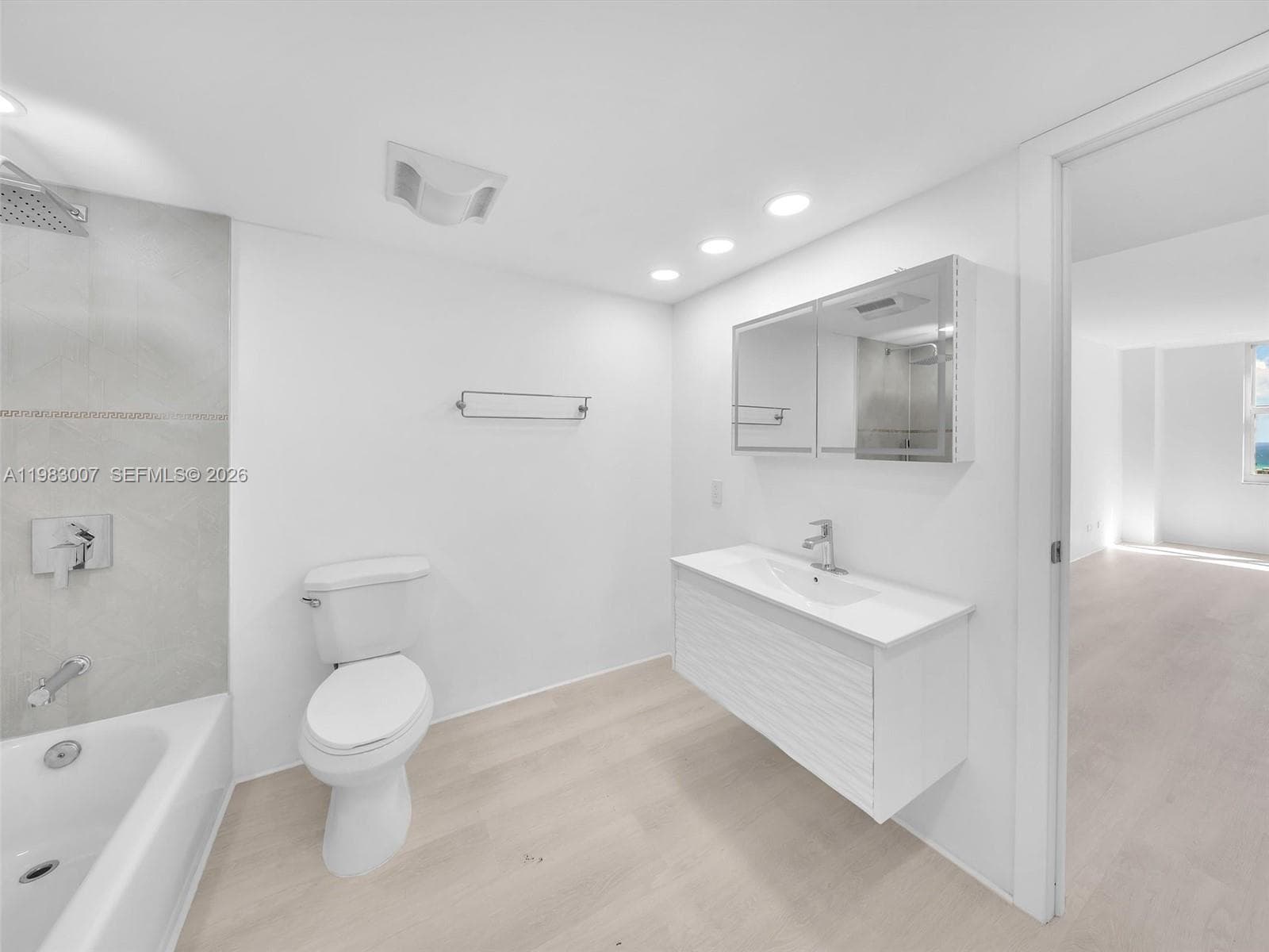 301 174th St # 1818, Sunny Isles Beach FL 33160 — 15