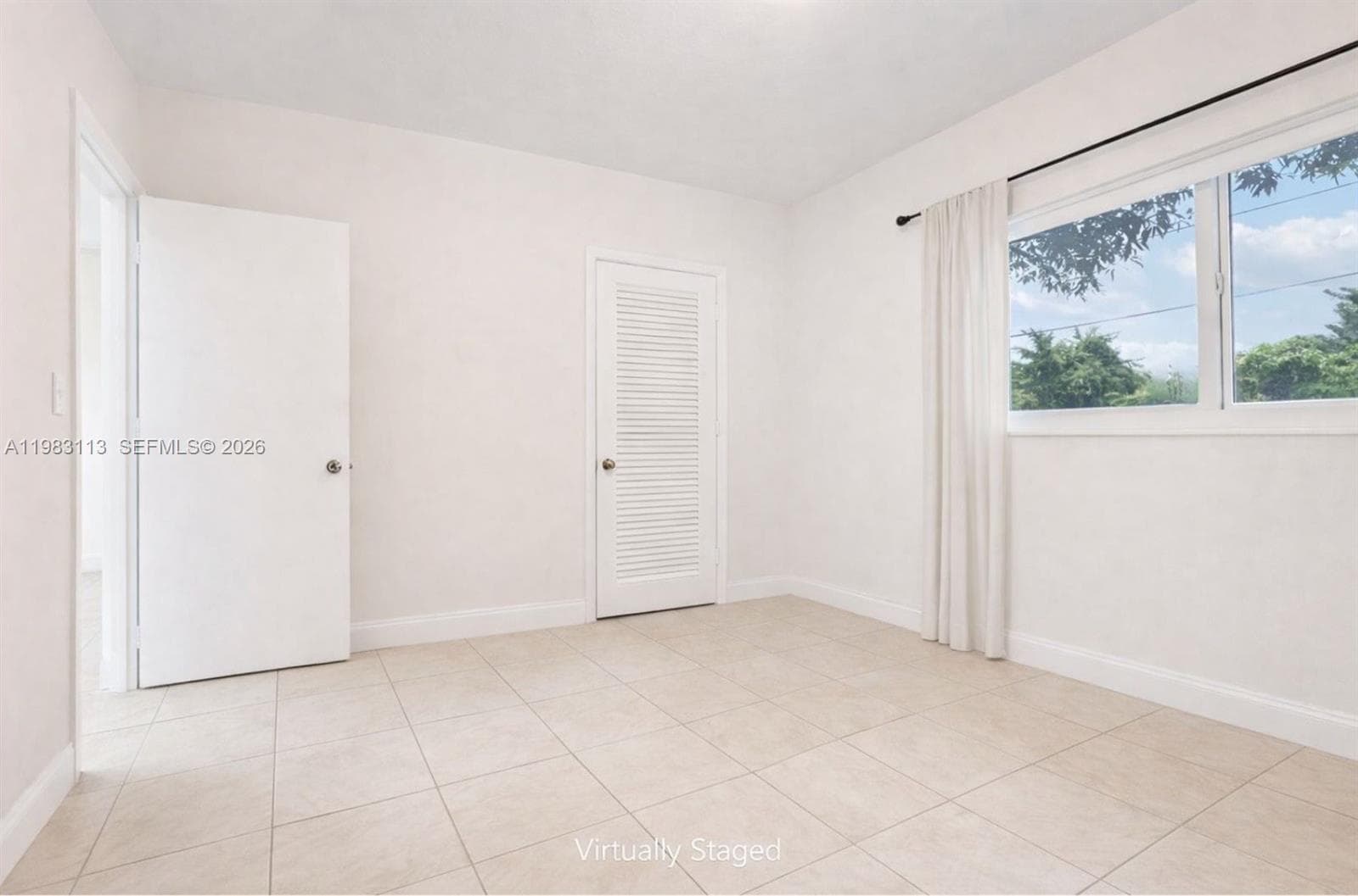 550 NE 173rd St, North Miami Beach FL 33162 — 17