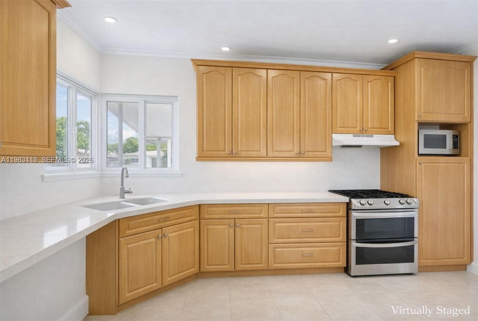 550 NE 173rd St, North Miami Beach FL 33162 — 14
