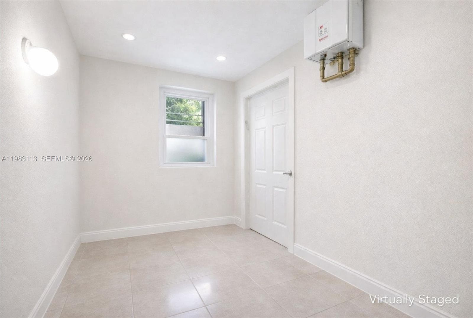 550 NE 173rd St, North Miami Beach FL 33162 — 25