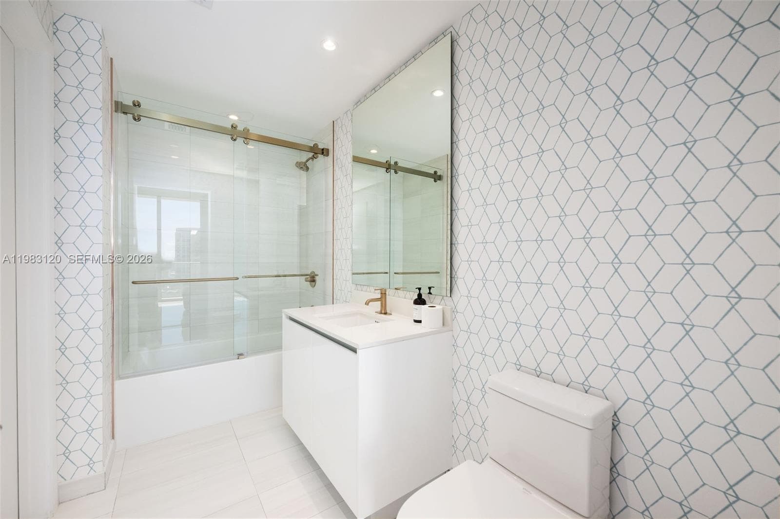 2678 Tigertail Ave # 1705, Miami FL 33133 — 31