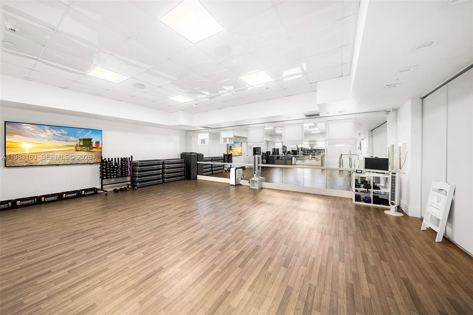 4775 Collins Ave # 1504, Miami Beach FL 33140 — 42