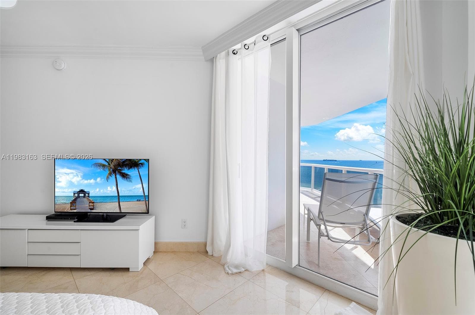 4775 Collins Ave # 1504, Miami Beach FL 33140 — 17