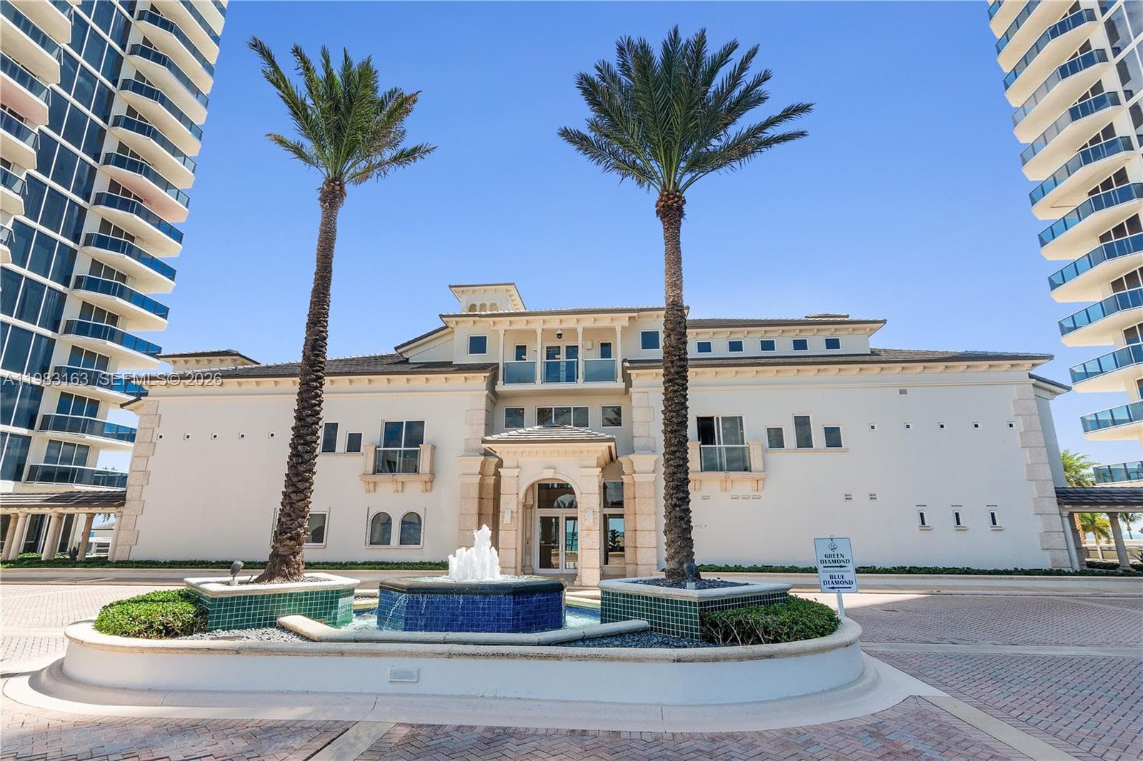 4775 Collins Ave # 1504, Miami Beach FL 33140 — 32