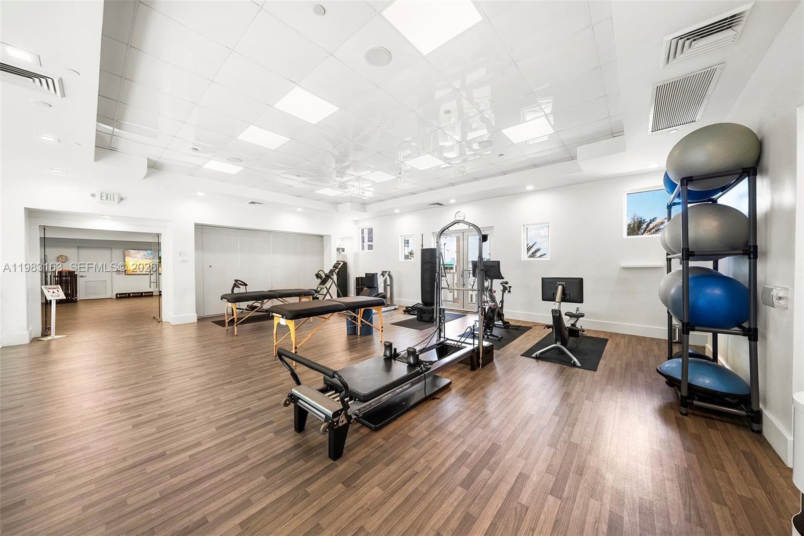 4775 Collins Ave # 1504, Miami Beach FL 33140 — 41