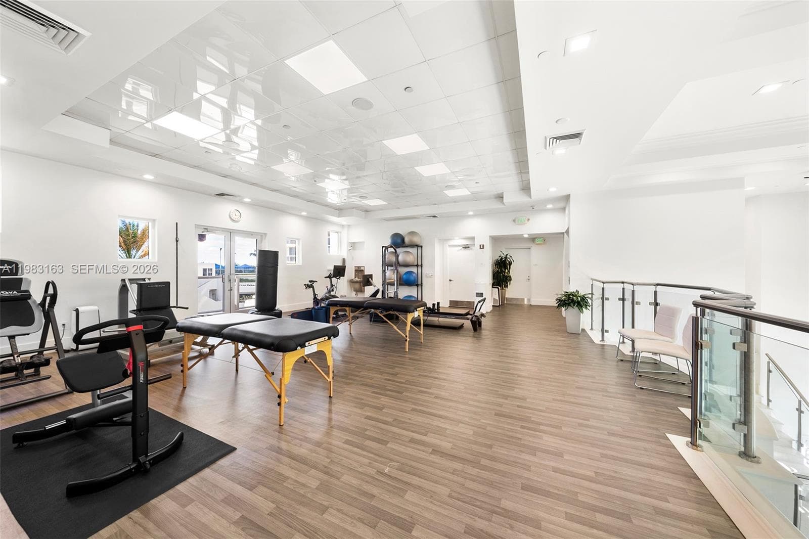 4775 Collins Ave # 1504, Miami Beach FL 33140 — 40