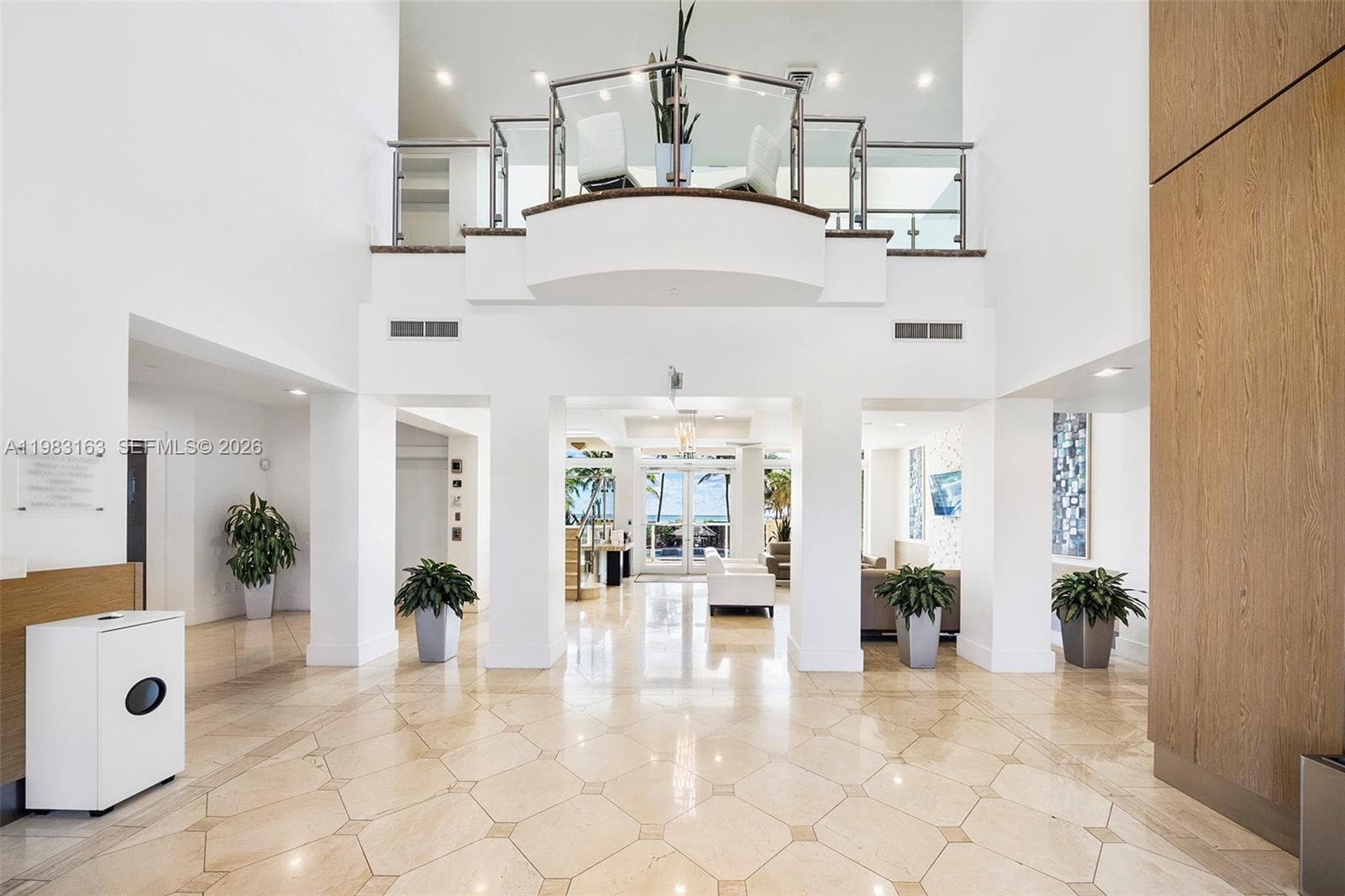 4775 Collins Ave # 1504, Miami Beach FL 33140 — 39