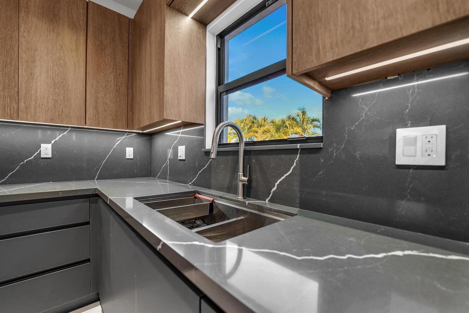 671 NE 191st Terrace, Miami FL 33179 — 10