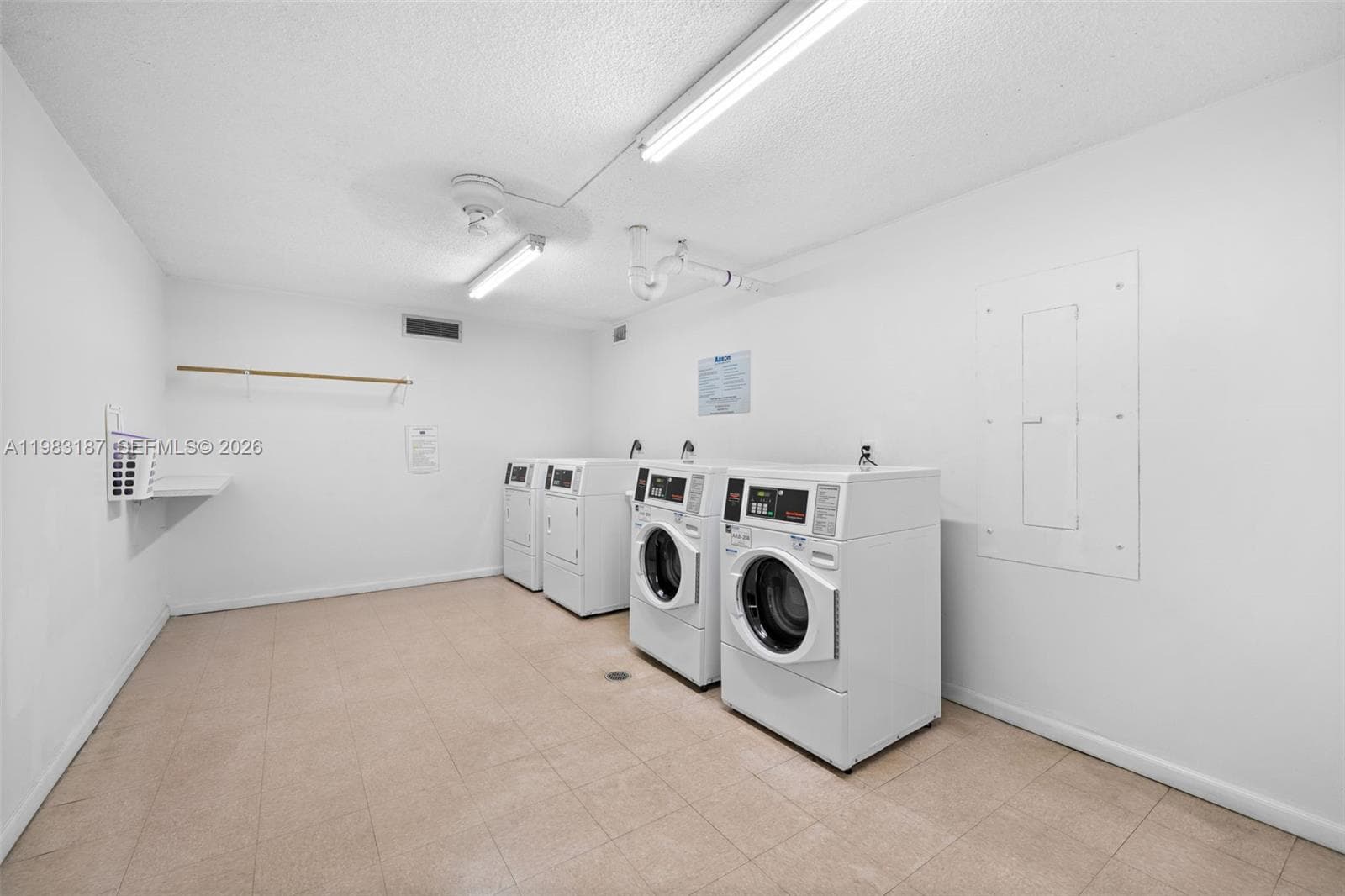 230 S 174th St # 2202, Sunny Isles Beach FL 33160 — 32
