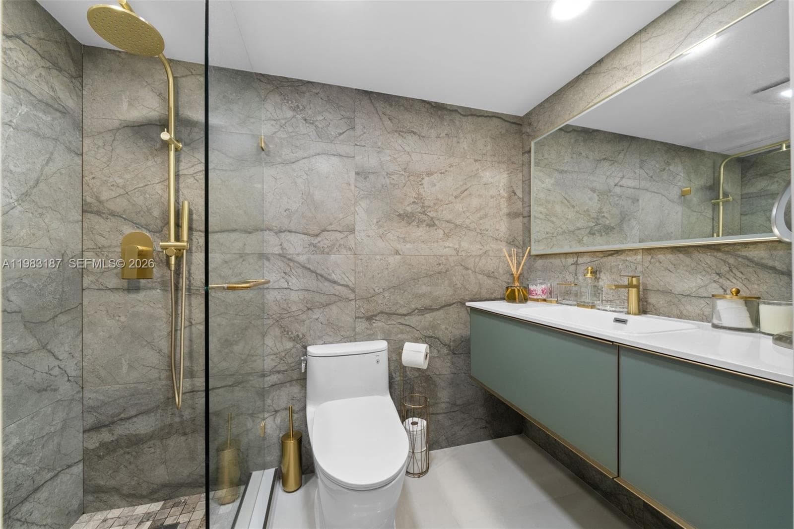 230 S 174th St # 2202, Sunny Isles Beach FL 33160 — 28