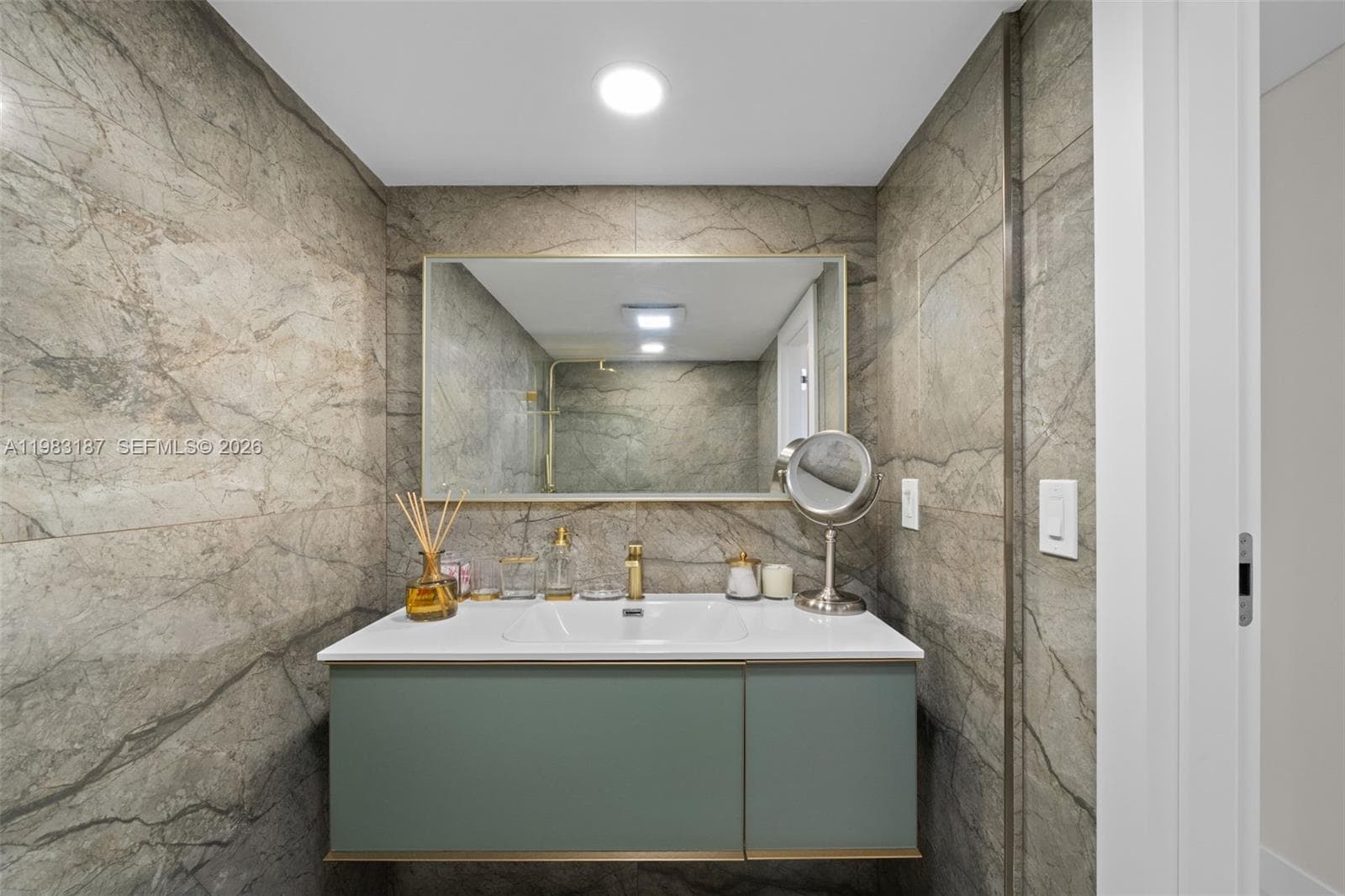 230 S 174th St # 2202, Sunny Isles Beach FL 33160 — 29