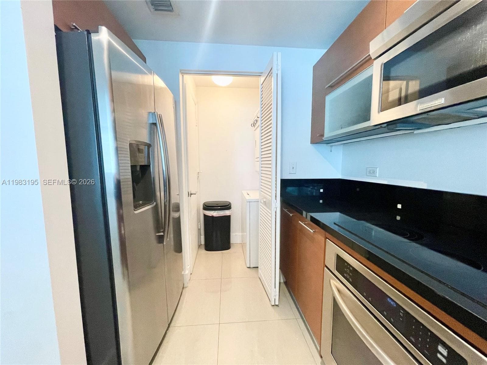 253 NE 2nd St # 2506, Miami FL 33132 — 17