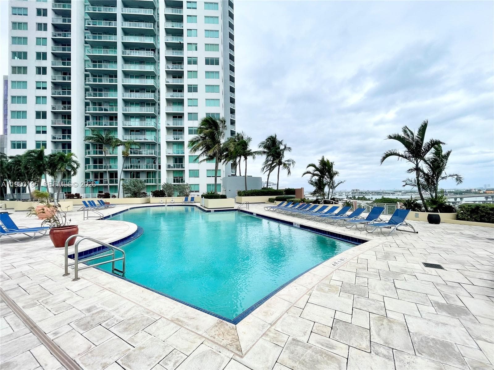 253 NE 2nd St # 2506, Miami FL 33132 — 43