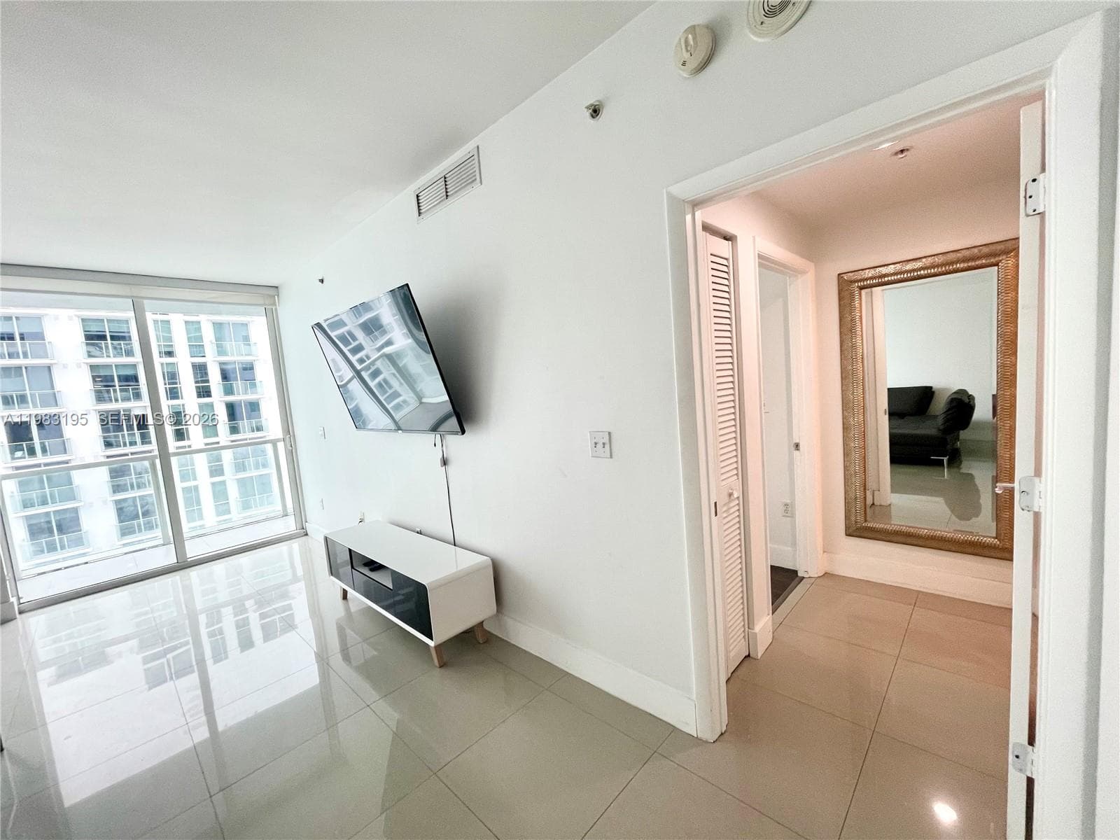 253 NE 2nd St # 2506, Miami FL 33132 — 22