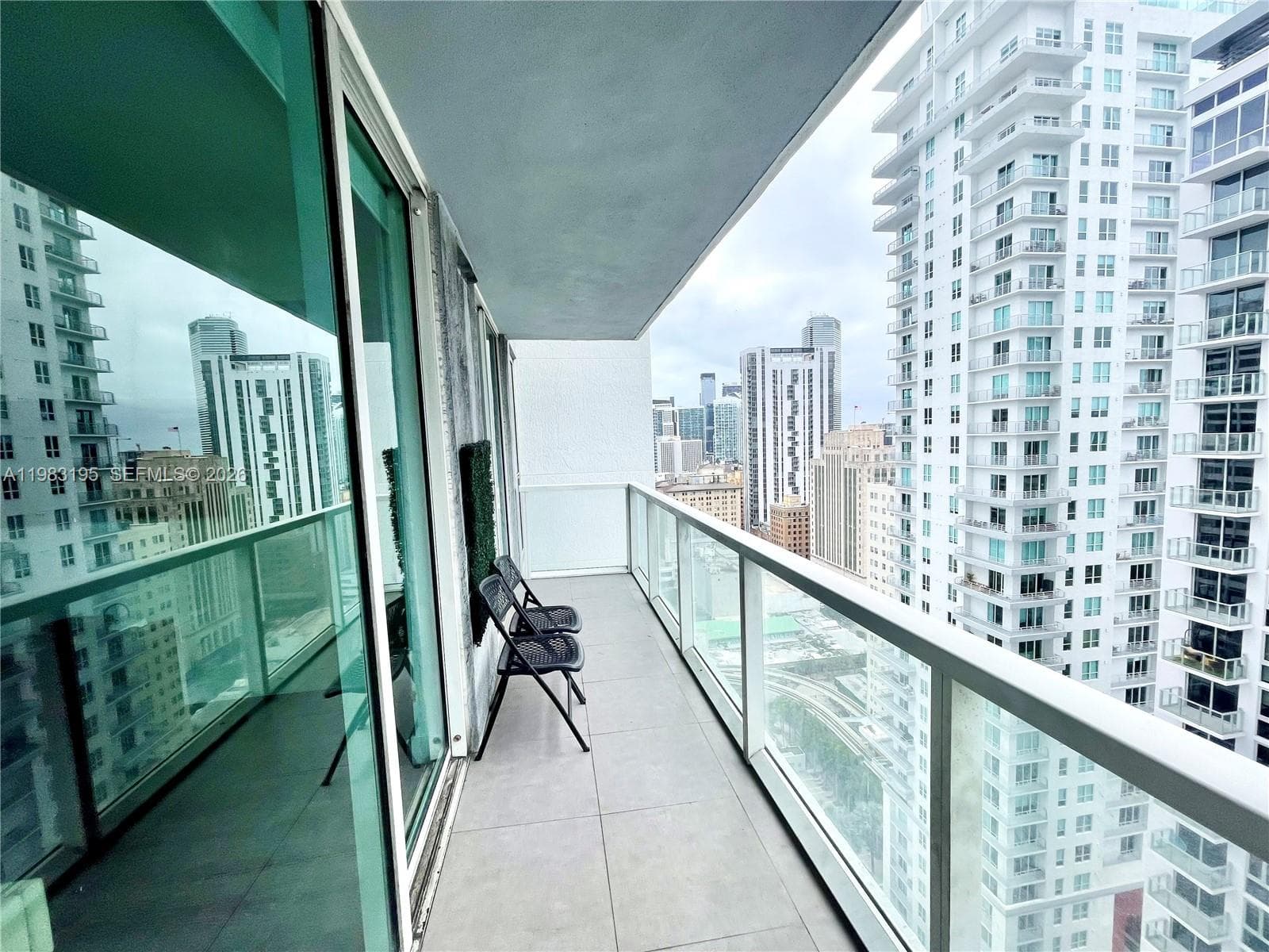 253 NE 2nd St # 2506, Miami FL 33132 — 1