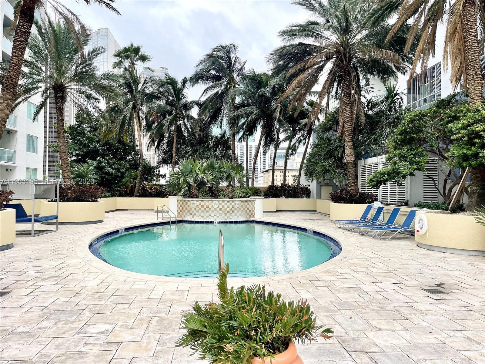 253 NE 2nd St # 2506, Miami FL 33132 — 34