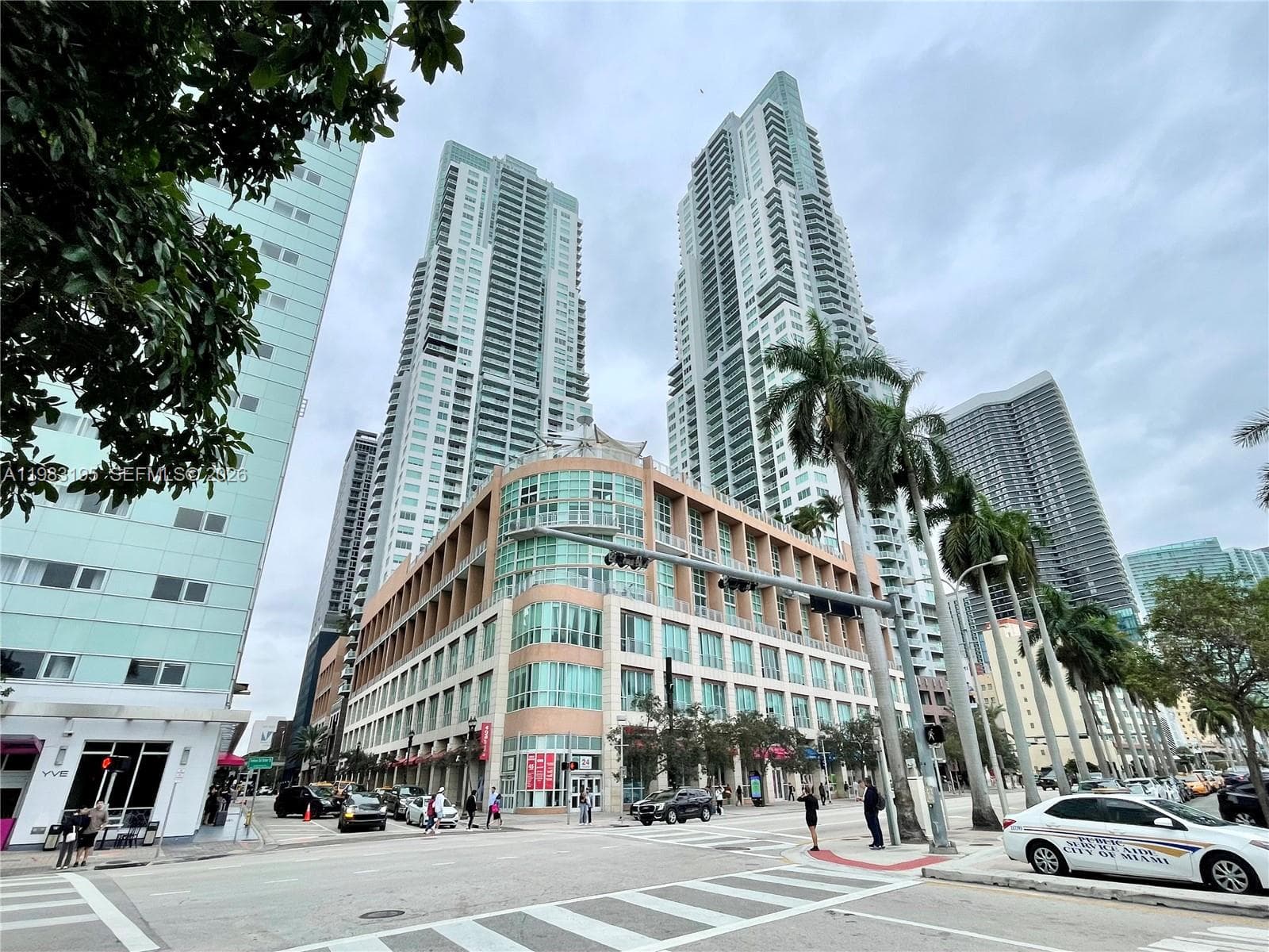 253 NE 2nd St # 2506, Miami FL 33132 — 65