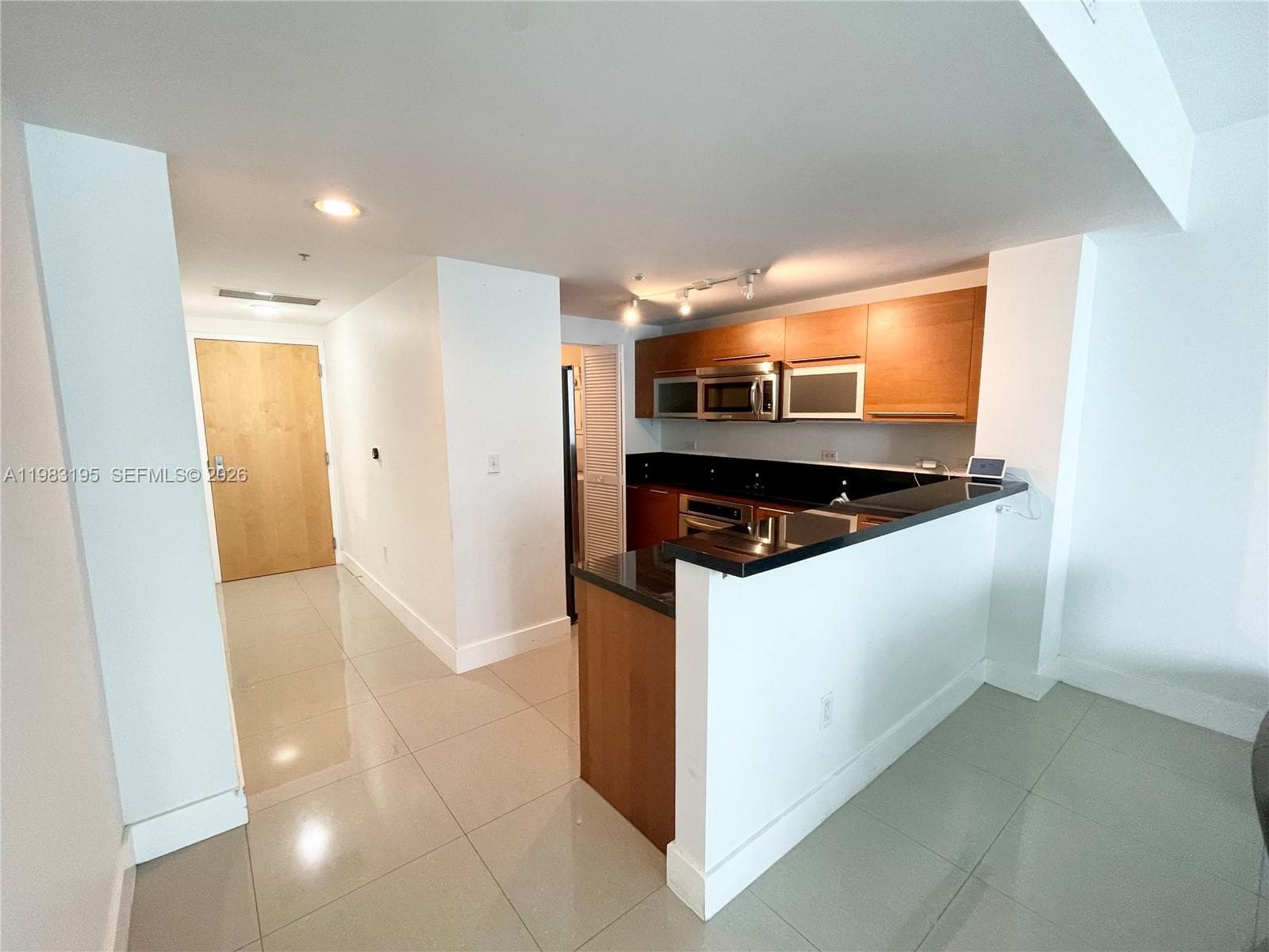 253 NE 2nd St # 2506, Miami FL 33132 — 14