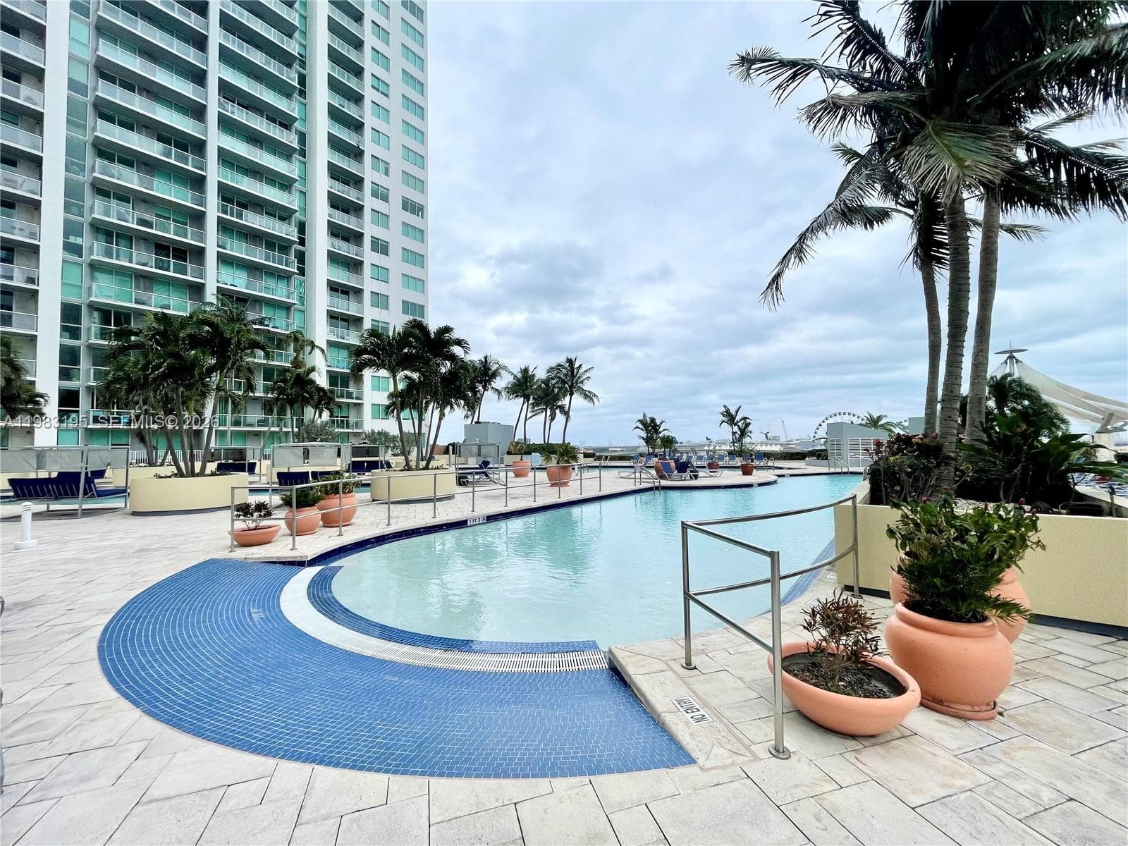 253 NE 2nd St # 2506, Miami FL 33132 — 41