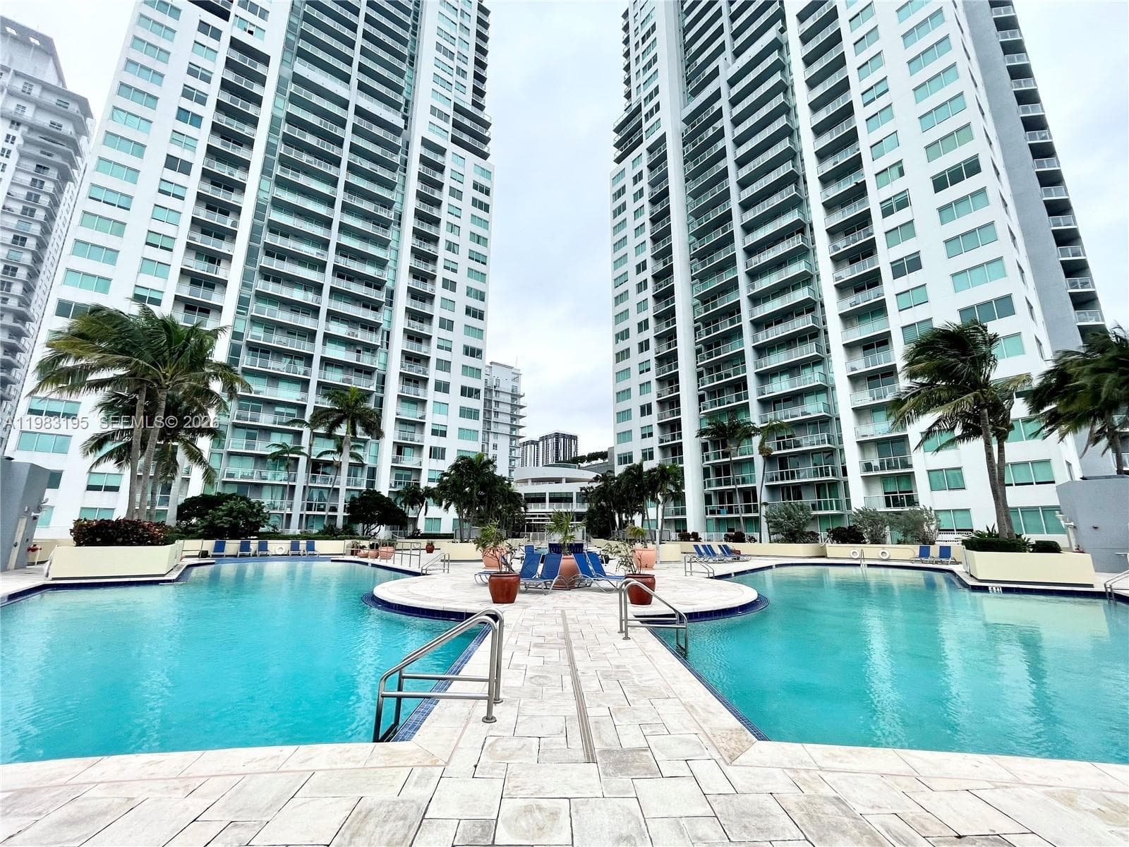 253 NE 2nd St # 2506, Miami FL 33132 — 44