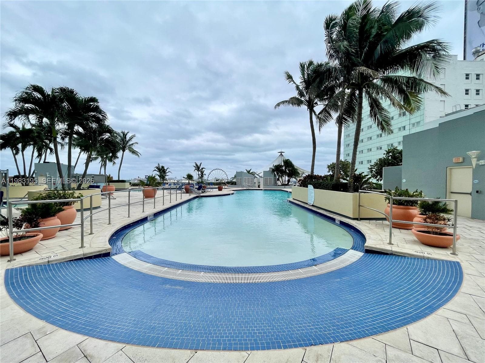 253 NE 2nd St # 2506, Miami FL 33132 — 40