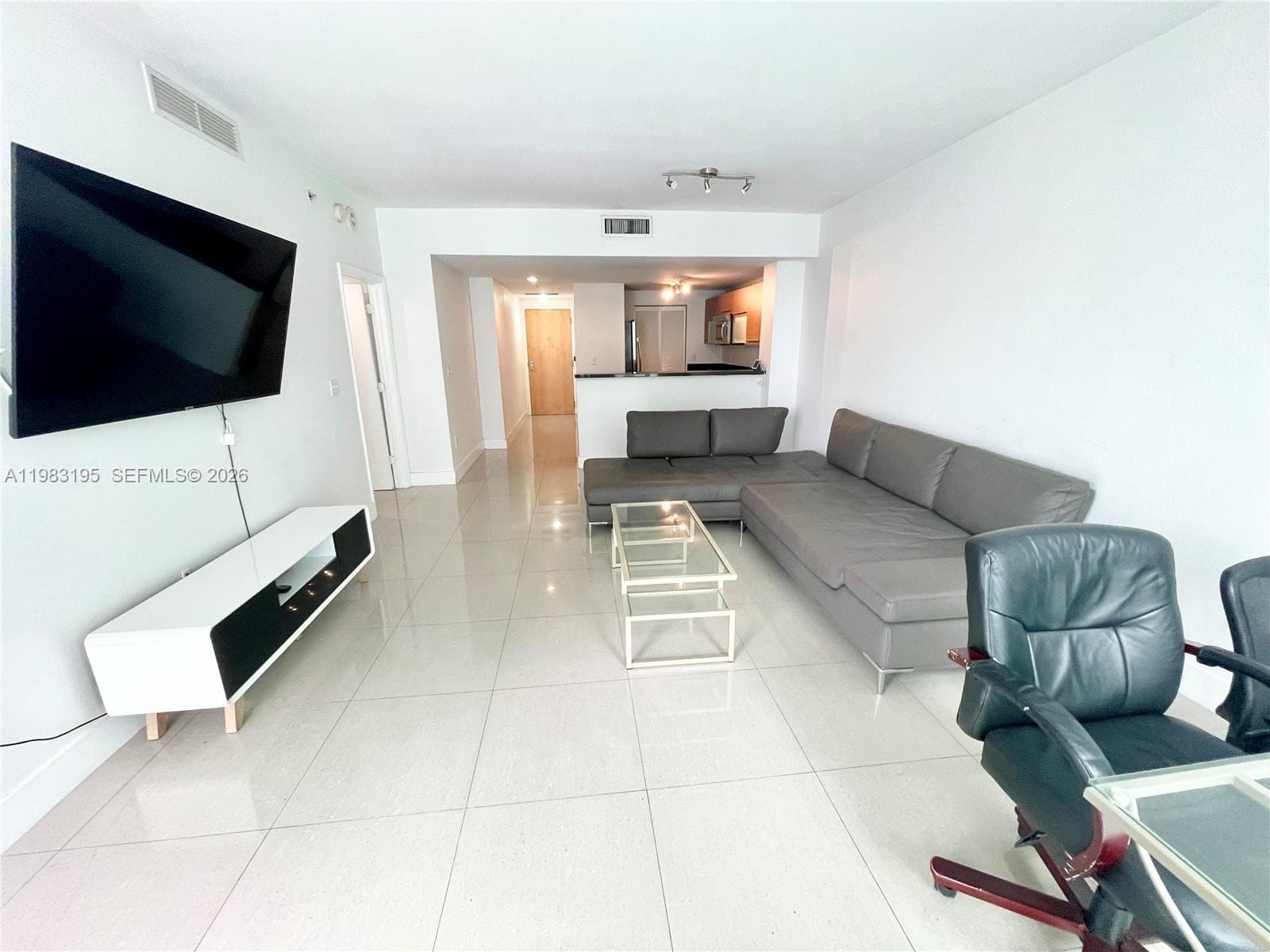 253 NE 2nd St # 2506, Miami FL 33132 — 8