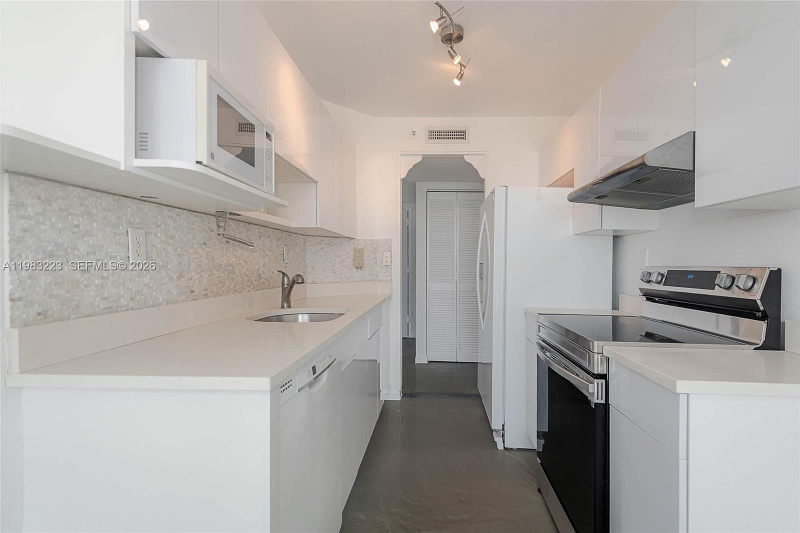 1688 West Ave # 07, Miami Beach FL 33139 — 13