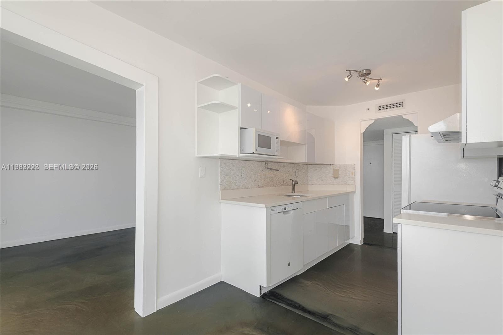 1688 West Ave # 07, Miami Beach FL 33139 — 11