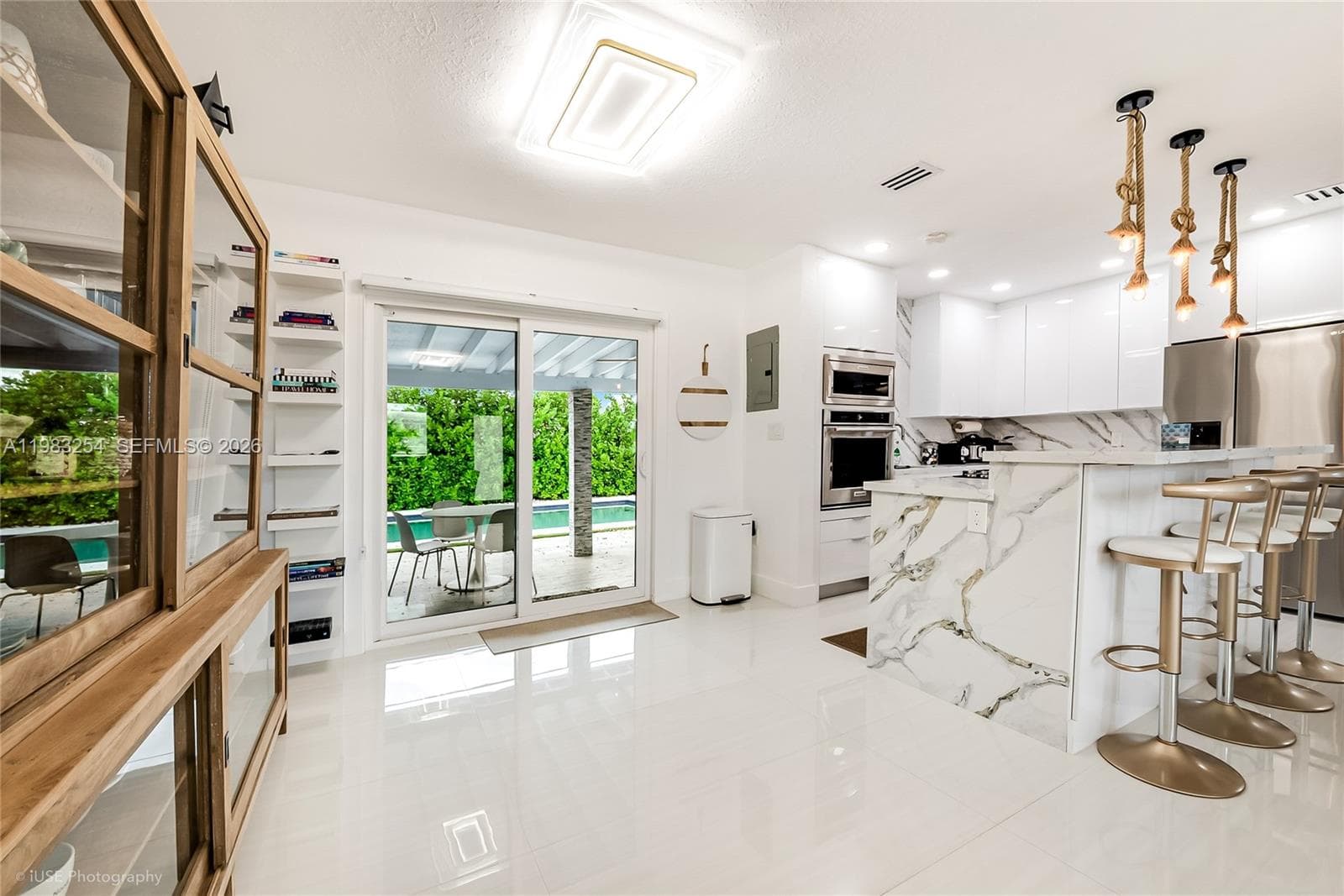 7235 SW 39th St, Miami FL 33155 — 5
