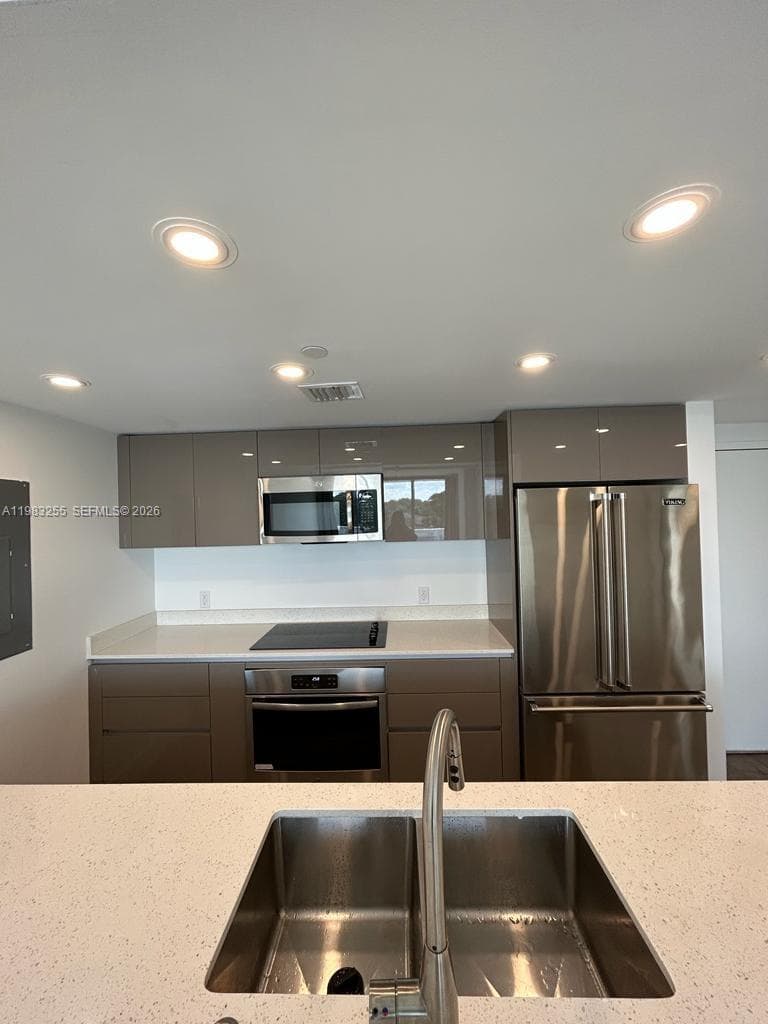 13800 Highland Dr # 402, North Miami Beach FL 33181 — 17