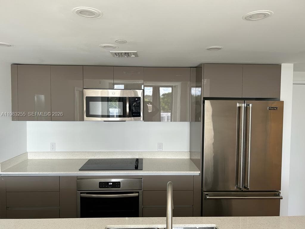 13800 Highland Dr # 402, North Miami Beach FL 33181 — 14