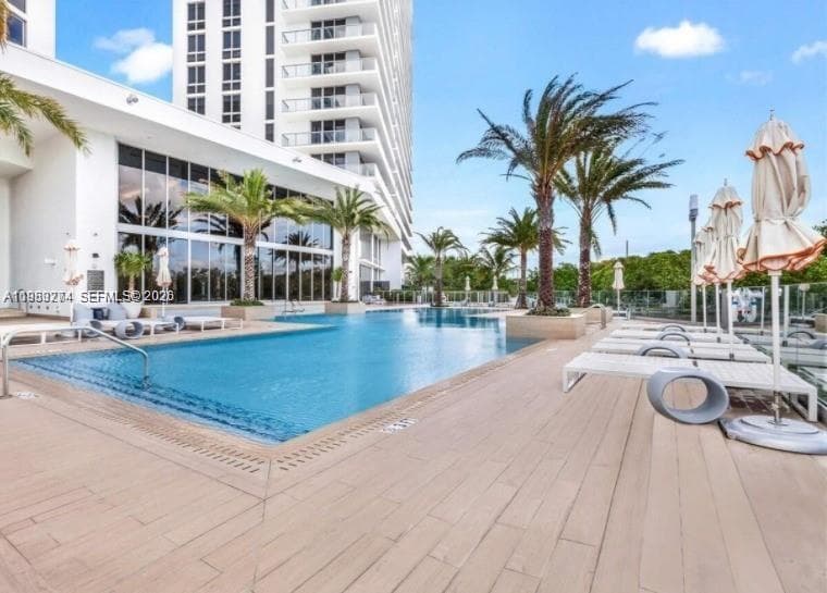 16385 Biscayne Blvd # 2702, North Miami Beach FL 33160 — 14