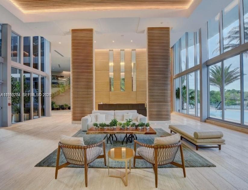 16385 Biscayne Blvd # 2702, North Miami Beach FL 33160 — 11