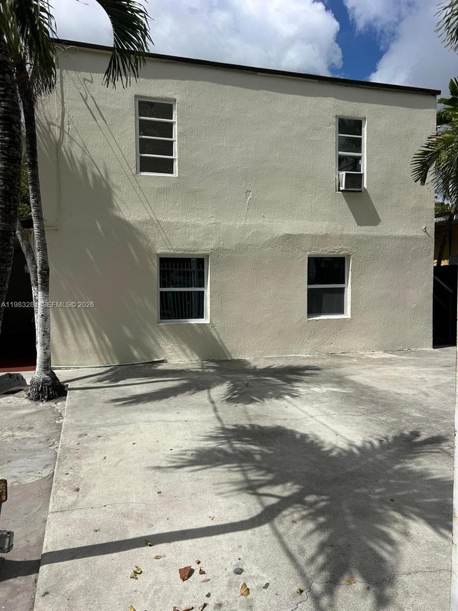 2908 NW 14 ct # 1, Miami FL 33142 — 3