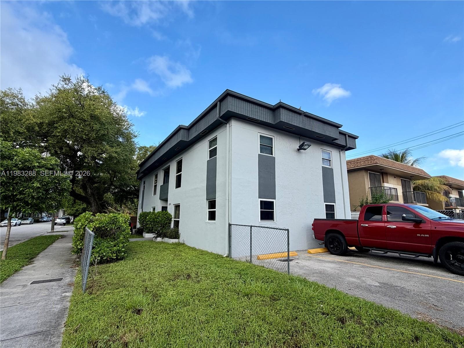 1305 NW 4th St # 3, Miami FL 33125 — 2