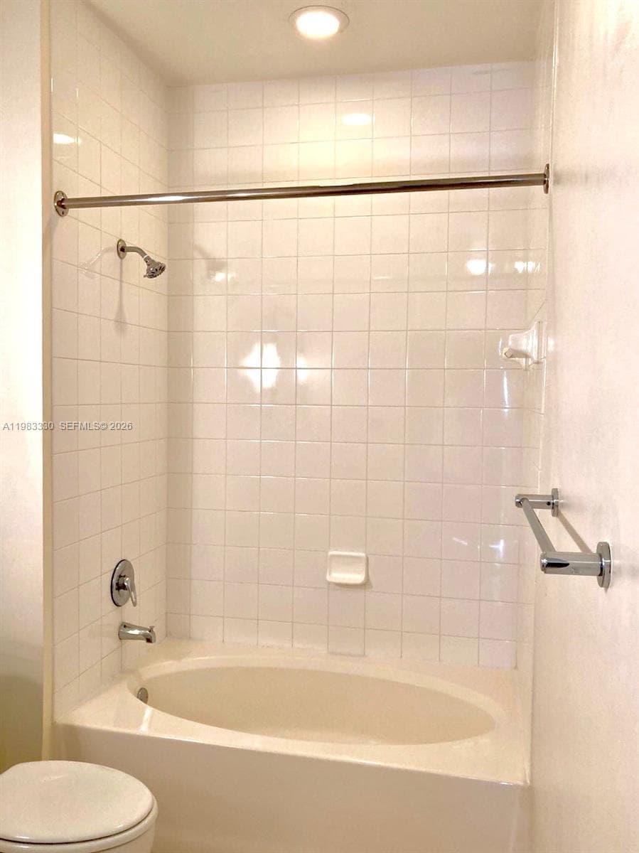 2001 Biscayne Blvd # 2608, Miami FL 33137 — 6