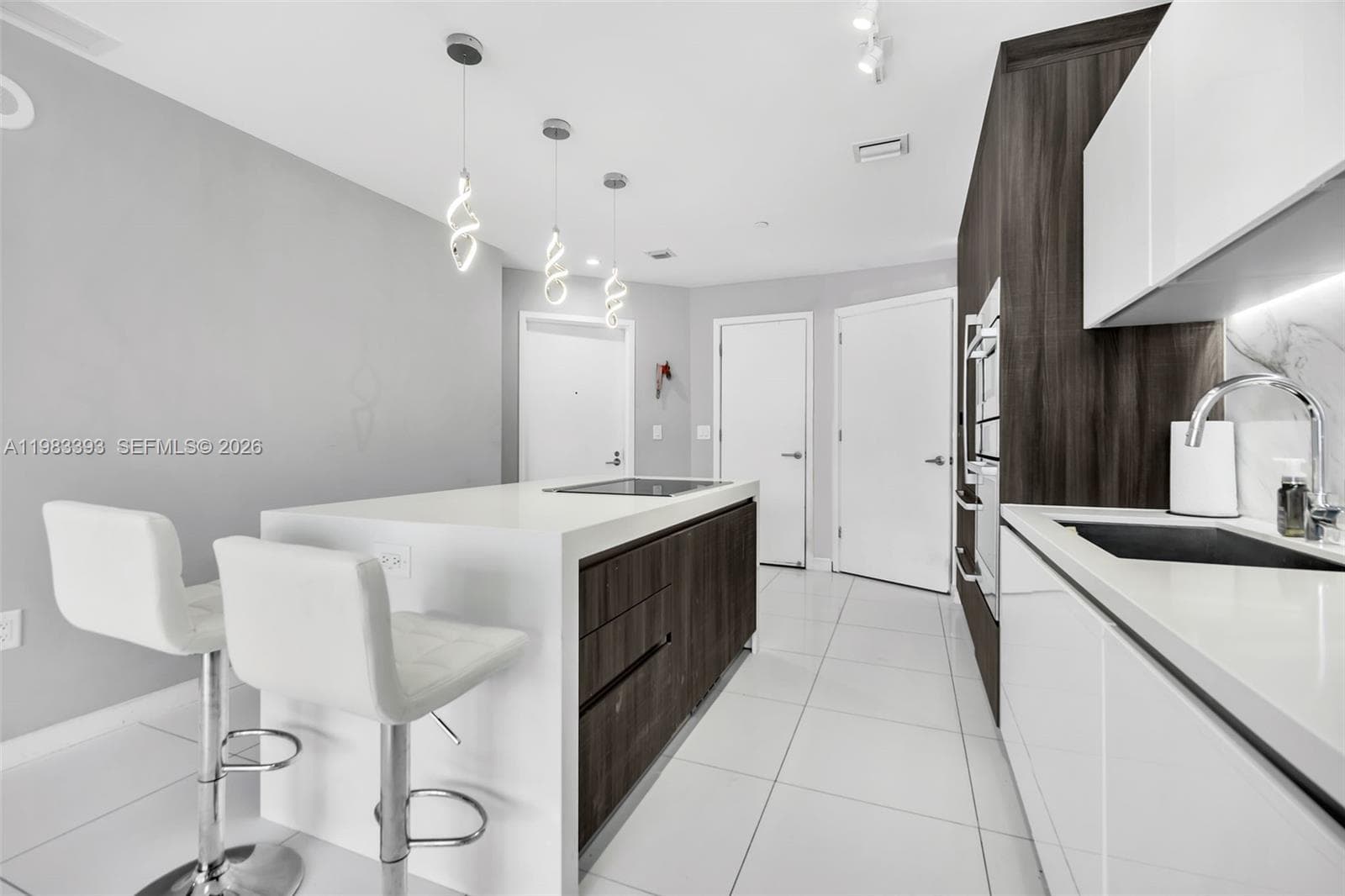 851 NE 1st Ave # 806, Miami FL 33132 — 9