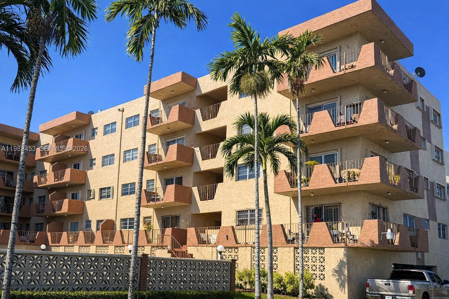 1630 W 46th St # 514B, Hialeah FL 33012 — 2