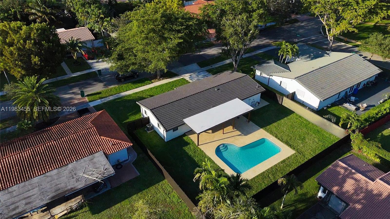 14515 Mahogany Ct, Miami Lakes FL 33014 — 33