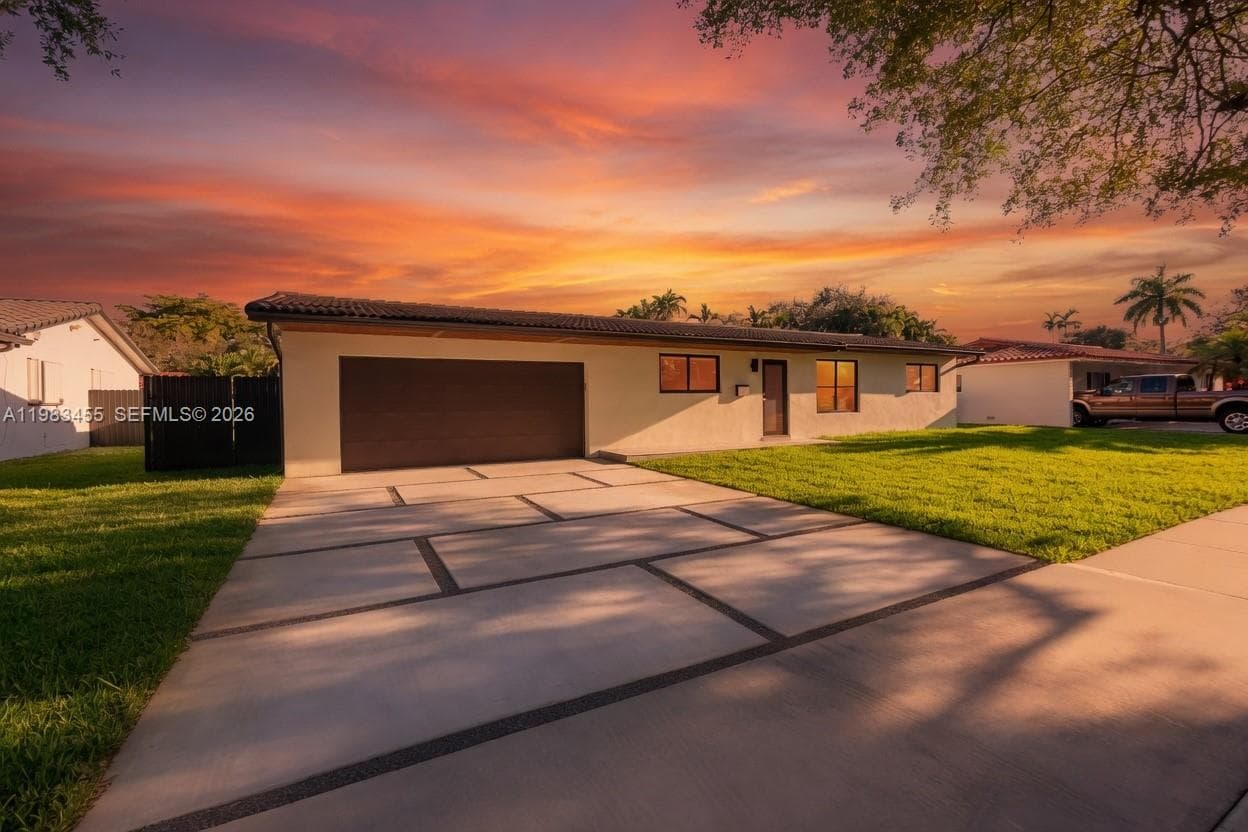 14515 Mahogany Ct, Miami Lakes FL 33014 — 35