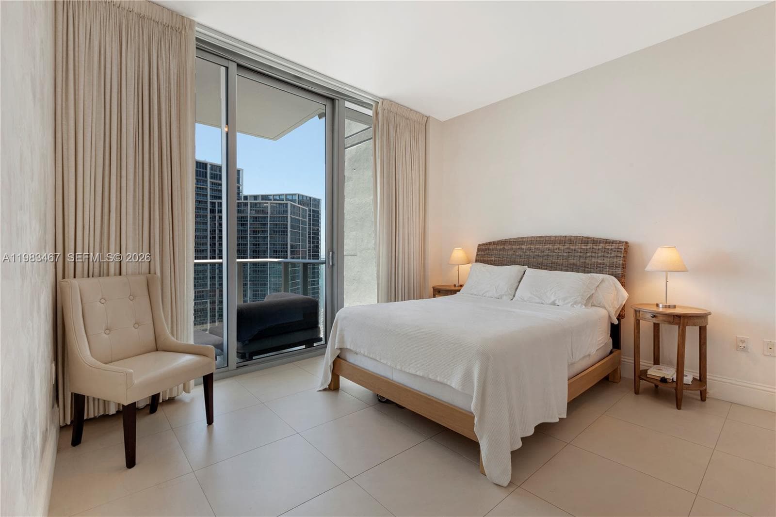 200 Biscayne Boulevard Way # 4907, Miami FL 33131 — 17