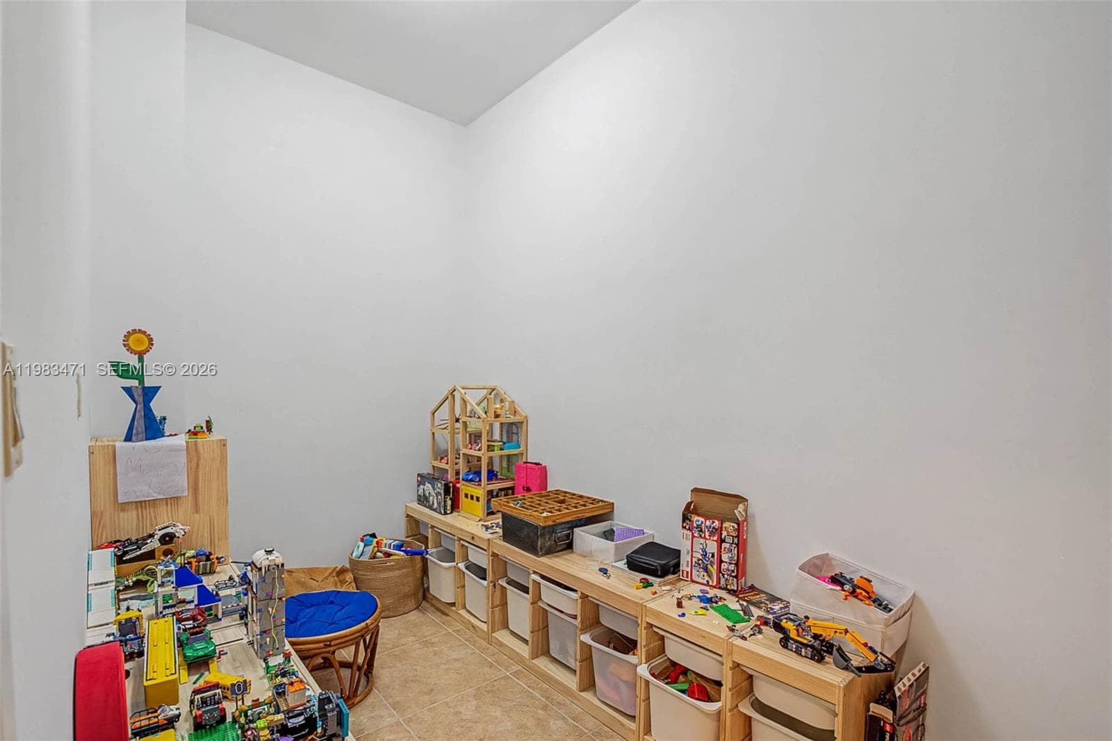 6075 SW 85th Ave, Miami FL 33143 — 24