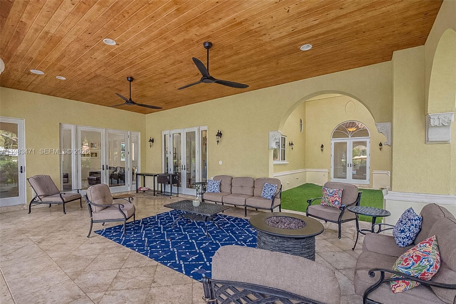 6075 SW 85th Ave, Miami FL 33143 — 40