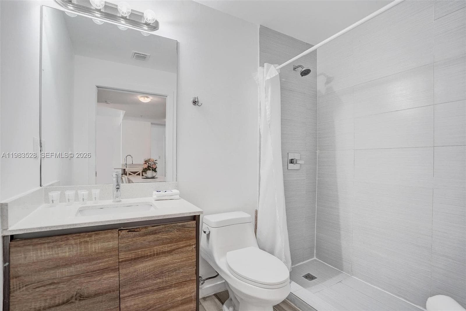 481 NE 29th St # 702, Miami FL 33137 — 16