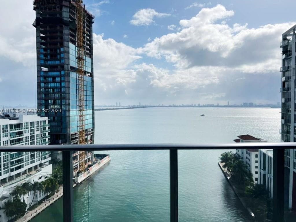 460 NE 28th St # 1407, Miami FL 33137 — 6