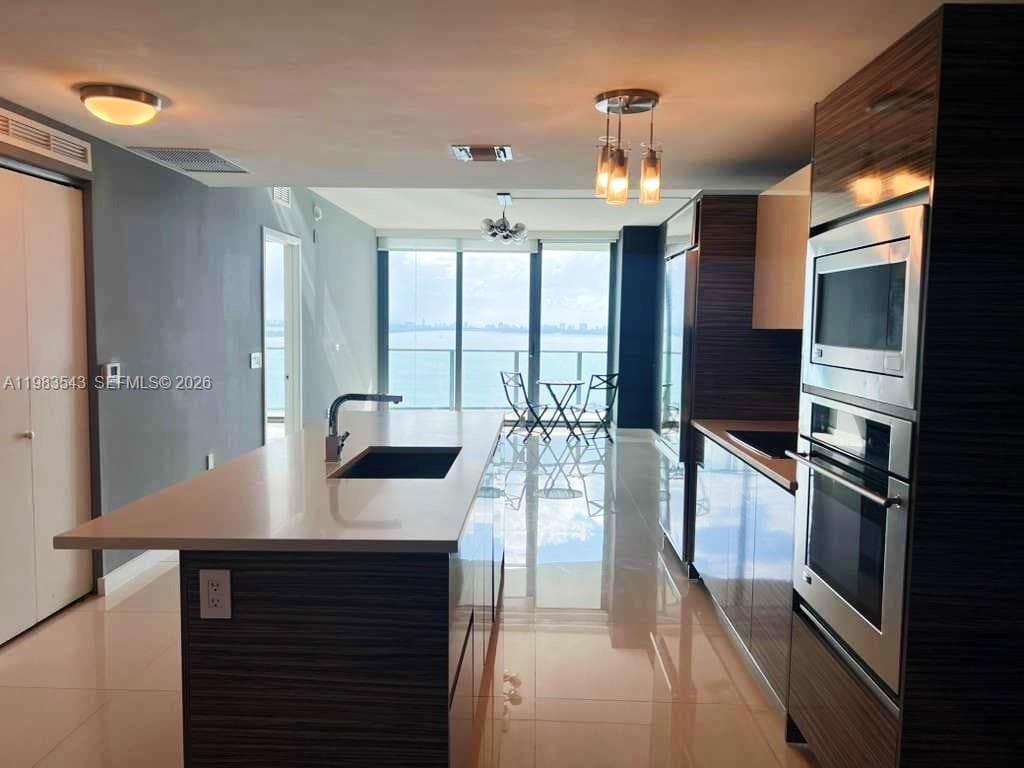 460 NE 28th St # 1407, Miami FL 33137 — 17