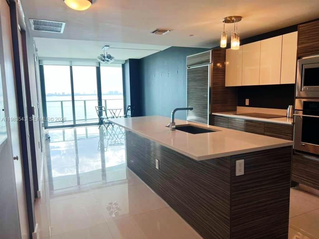 460 NE 28th St # 1407, Miami FL 33137 — 16